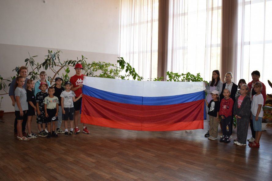 "Под символом главным могучей державы"