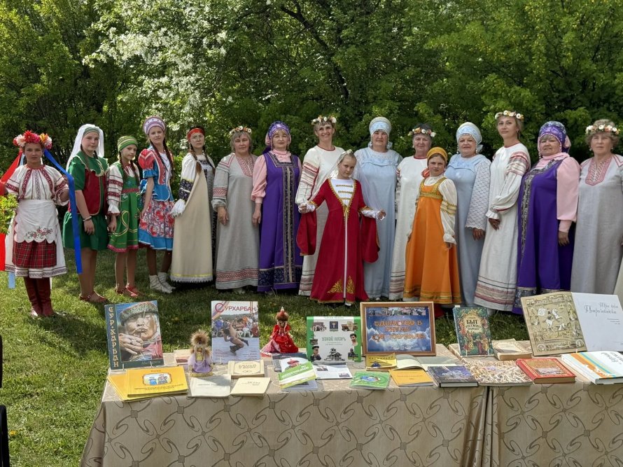 "В семье единой"